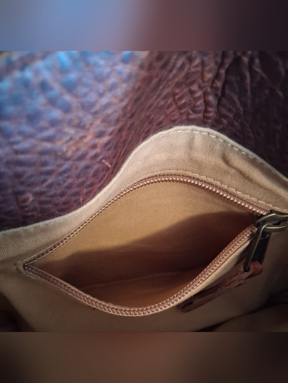 Duluth Lifetime Leather Burgundy Pebble Full-Grain Causal Crossbody Purse Bag - Picture 11 of 13
